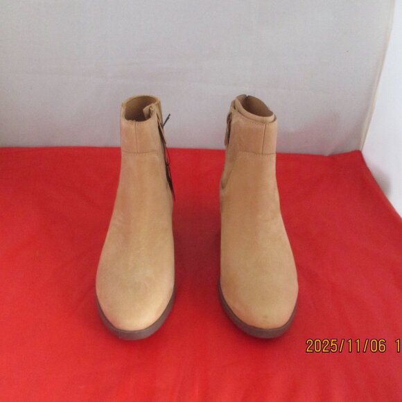 Vionic Shantelle Nubuck Heels Ankle Boots $170 - US Size 5 - Wheat - 1400 - Picture 4 of 10